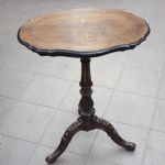 1011 2630 PEDESTAL TABLE